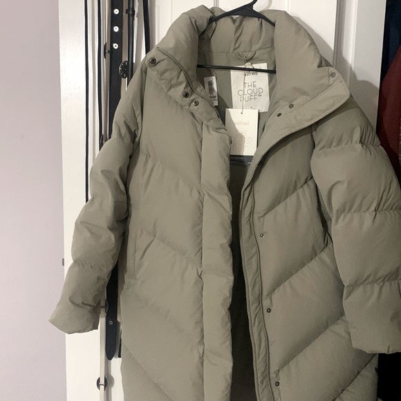 Wilfred Jackets & Coats Aritzia Wilfred Cloud Puff Midi Dry Basil